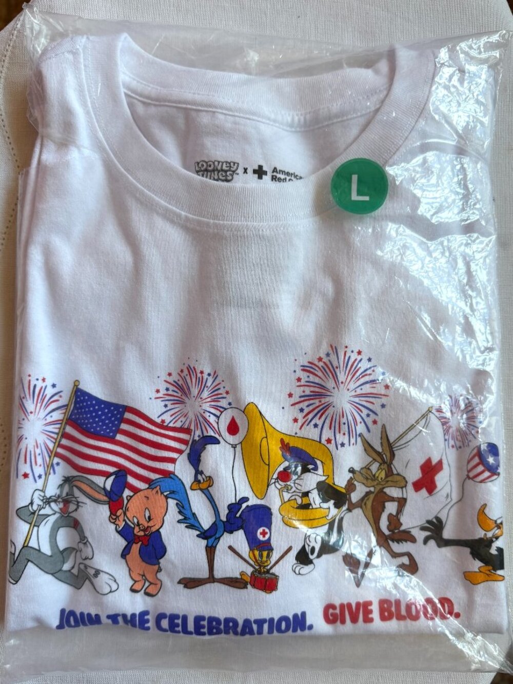 Join the Celebration Limited Edition US 250th Red Cross Looney Tunes T-Shirt Lrg